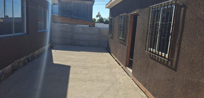SE VENDE AMPLIO TERRENO (792m2) CON EXCELENTE CASA EN REÑACA ALTO (CONVERSABLE)