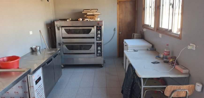 SE VENDE AMPLIO TERRENO (792m2) CON EXCELENTE CASA EN REÑACA ALTO (CONVERSABLE)
