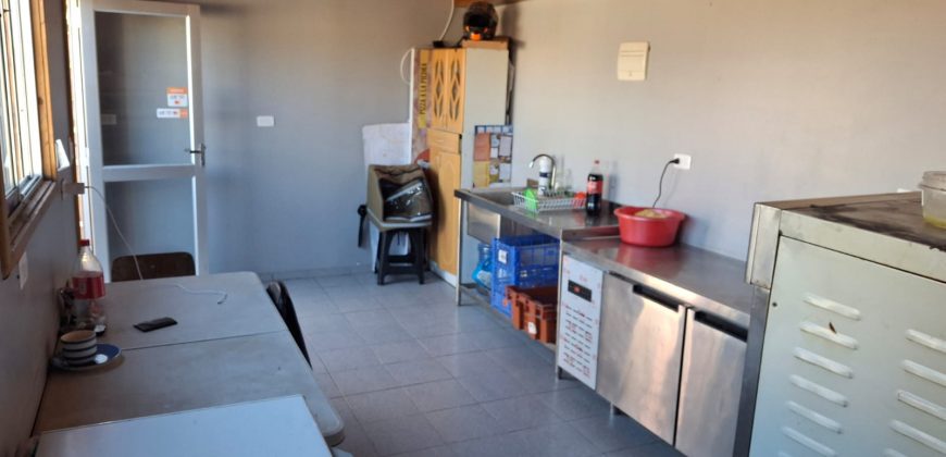 SE VENDE AMPLIO TERRENO (792m2) CON EXCELENTE CASA EN REÑACA ALTO (CONVERSABLE)