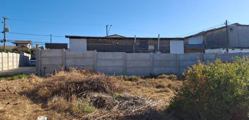 SE VENDE AMPLIO TERRENO (792m2) CON EXCELENTE CASA EN REÑACA ALTO (CONVERSABLE)